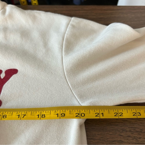 H&M Cream Crewneck Sweater with Red 'HAPPY' Print Size S - Picture 8 of 10